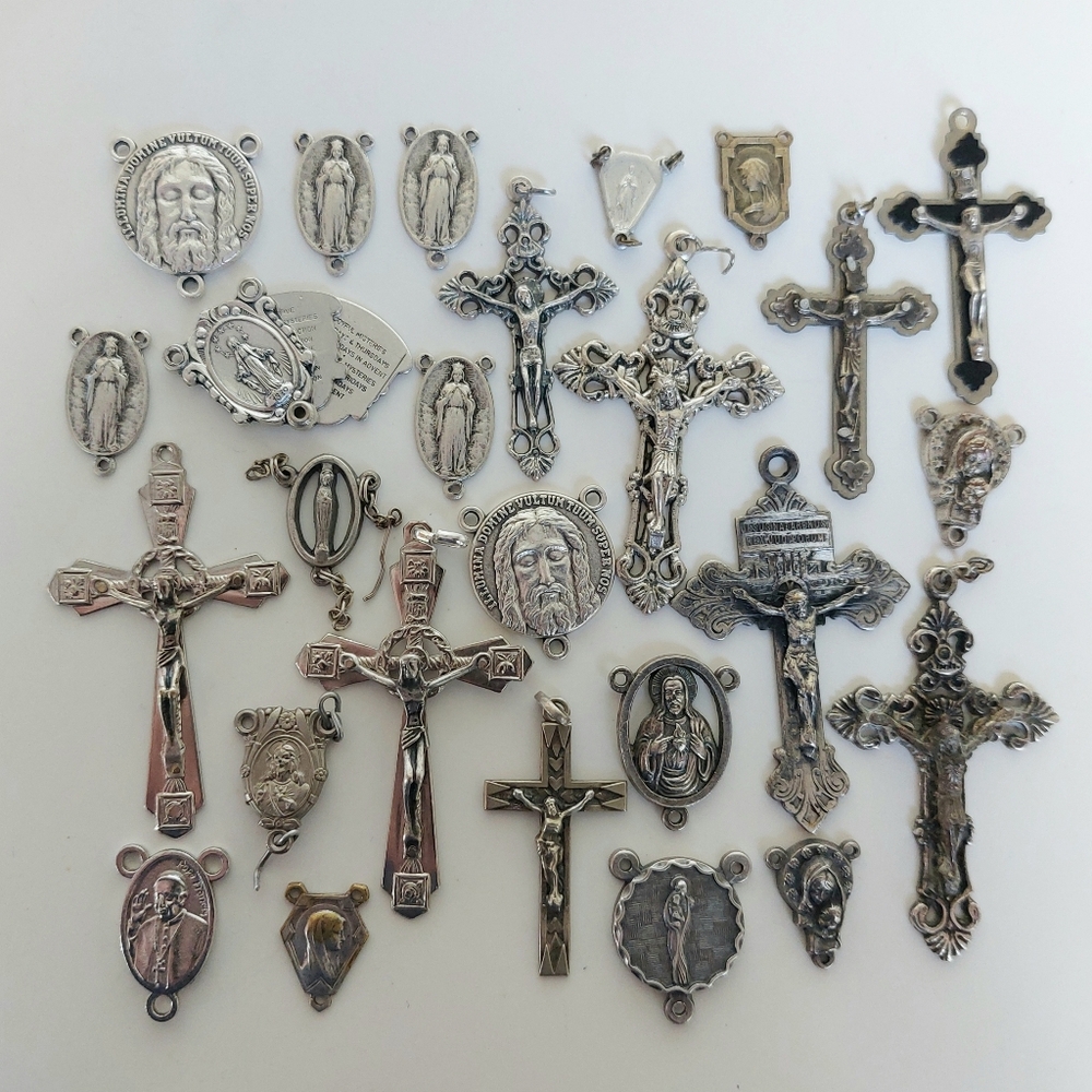 25+ Lot Vintage Religious Catholic Rosary Centerpieces/Centers +Crosses/Crucifix